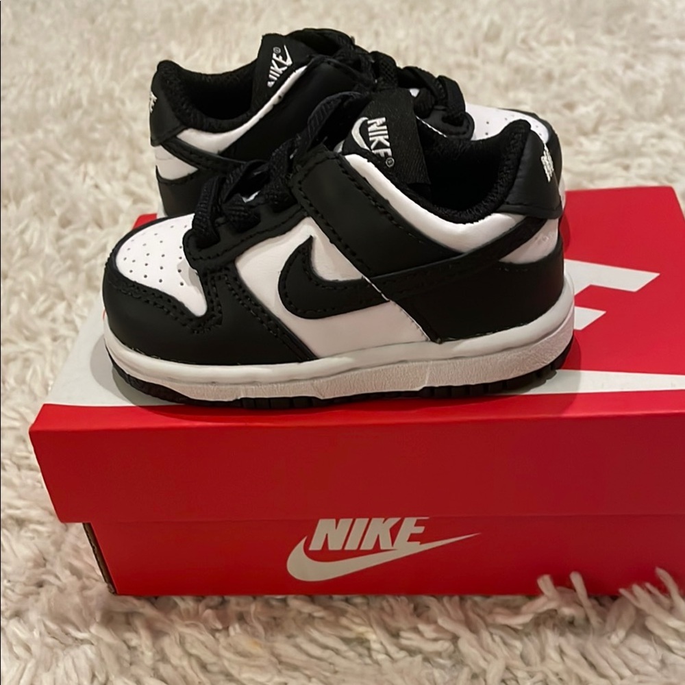 Nike Dunk Low Black and White Sneakers Classic size 4C